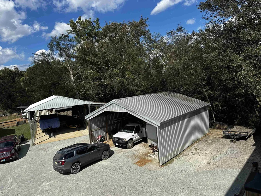 3060 CATFISH LN Crump, TN 38327