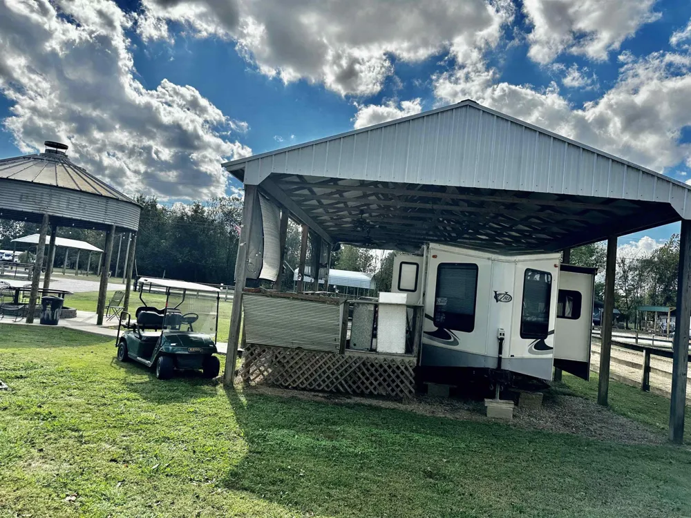 3060 CATFISH LN Crump, TN 38327