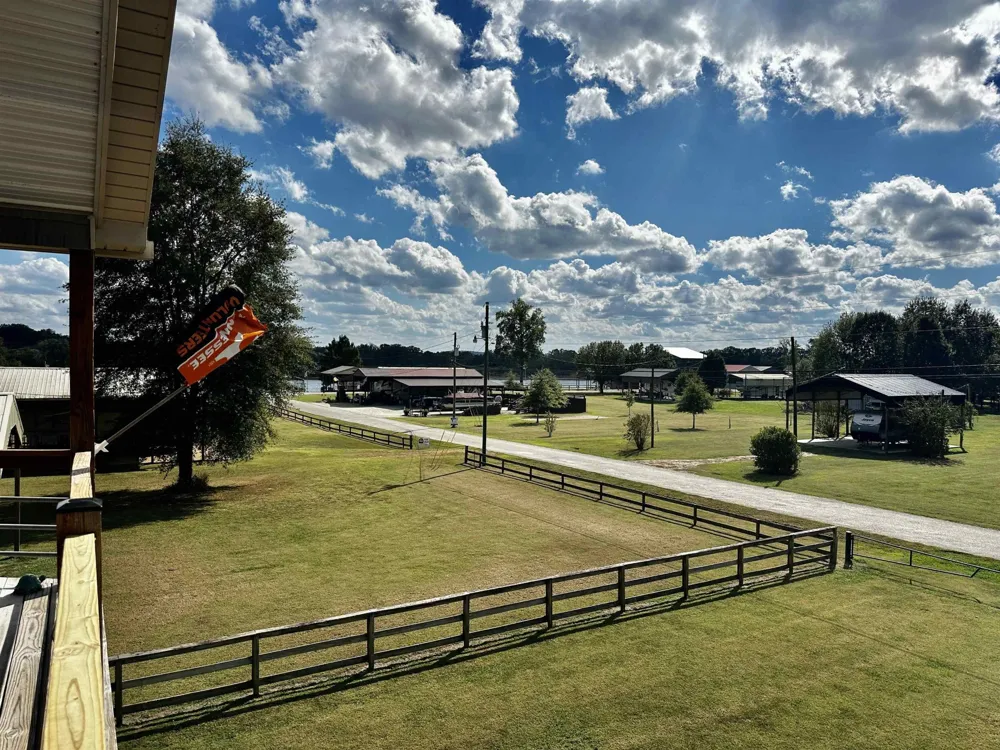 3060 CATFISH LN Crump, TN 38327