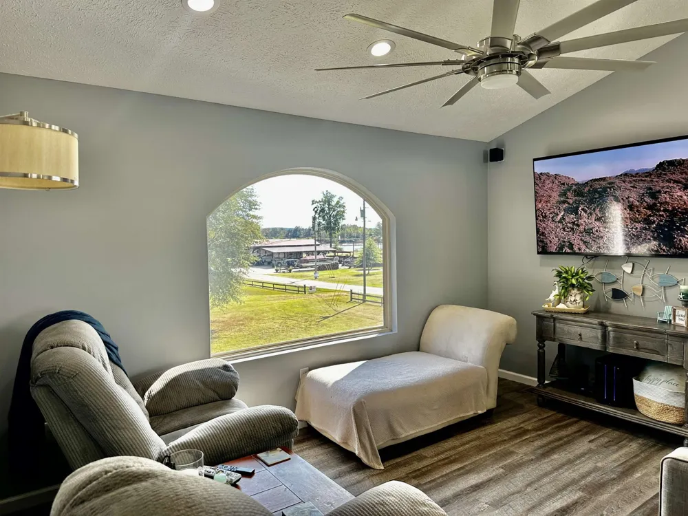 3060 CATFISH LN Crump, TN 38327