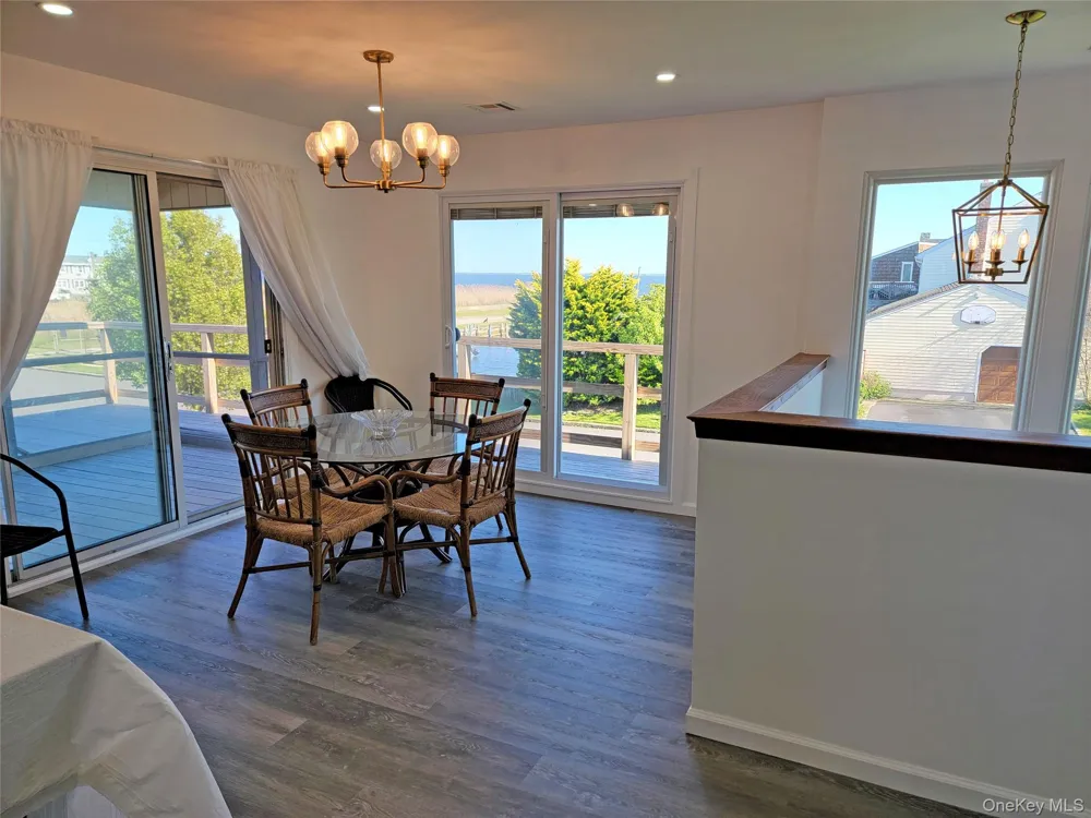 23 Dalny Place Sayville, NY 11782