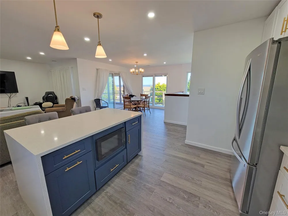 23 Dalny Place Sayville, NY 11782