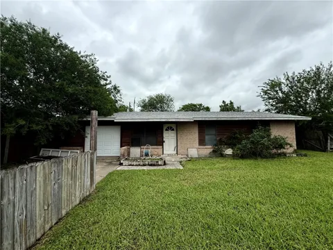 1610 E Fordyce Avenue