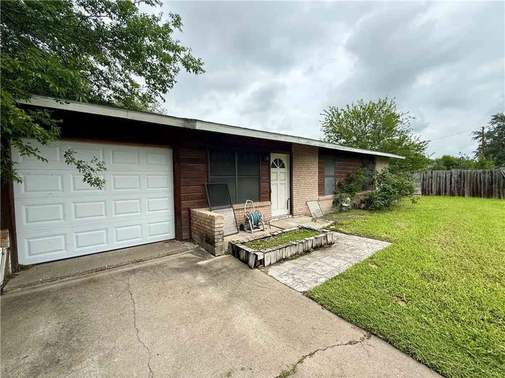 1610 E Fordyce Avenue Kingsville, TX 78363