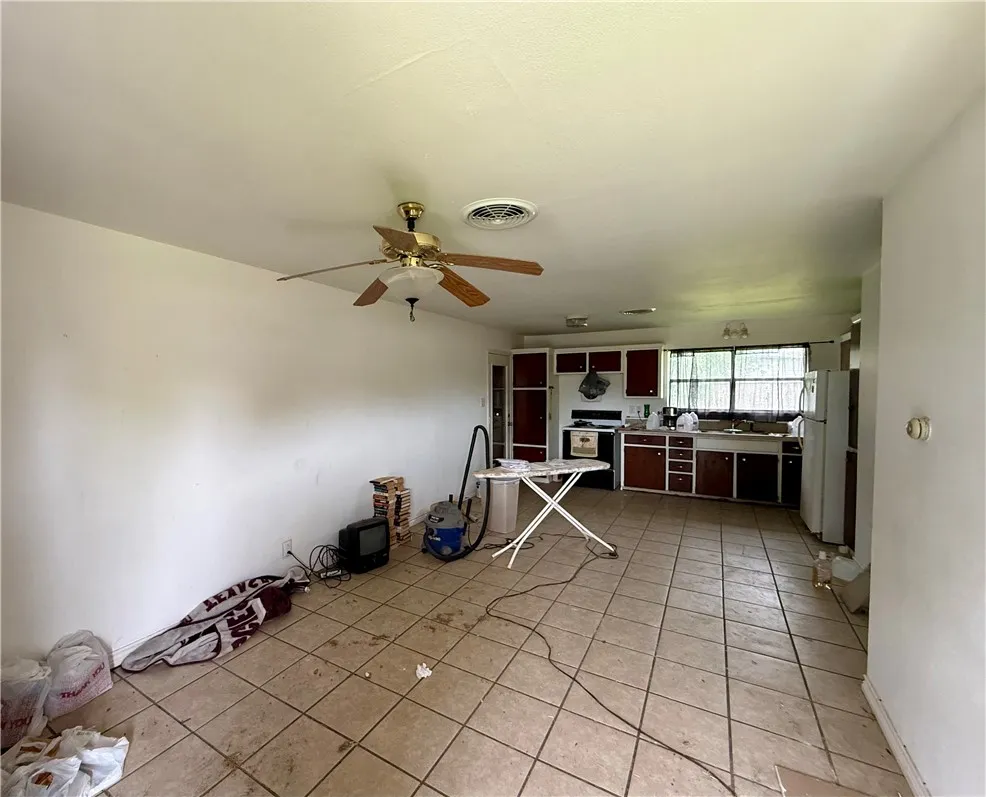 1610 E Fordyce Avenue Kingsville, TX 78363