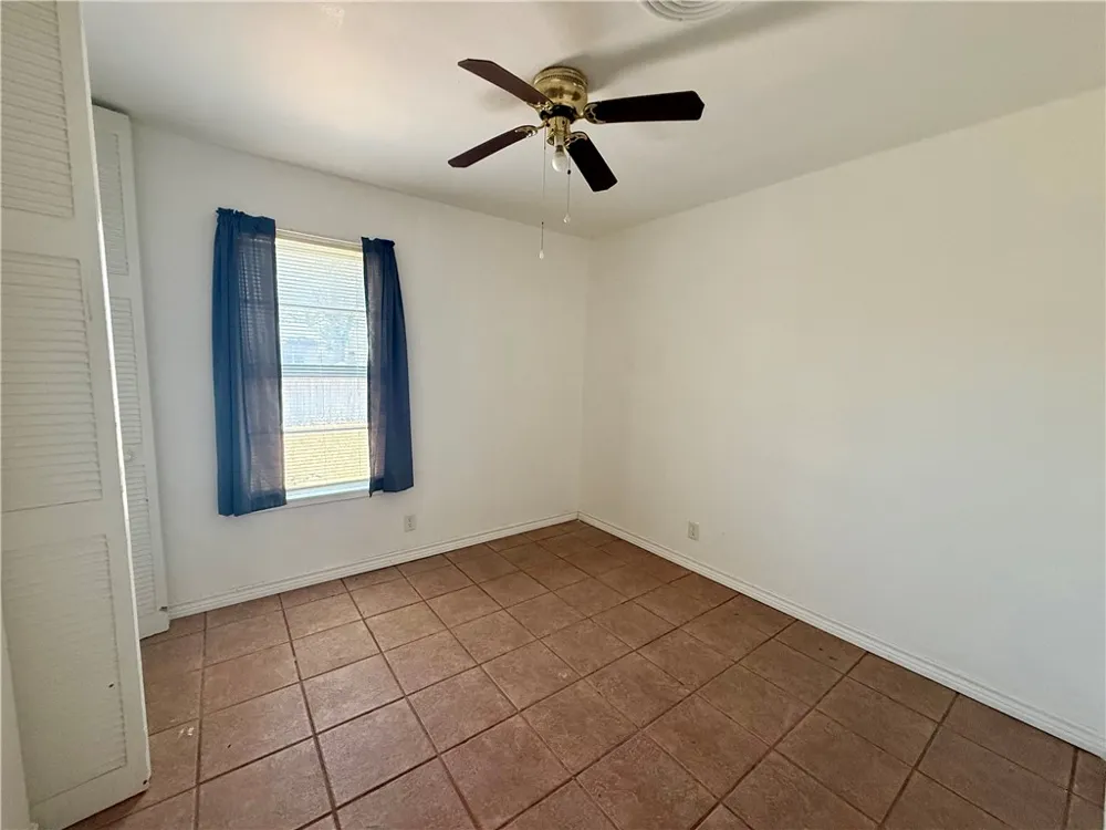 1610 E Fordyce Avenue Kingsville, TX 78363