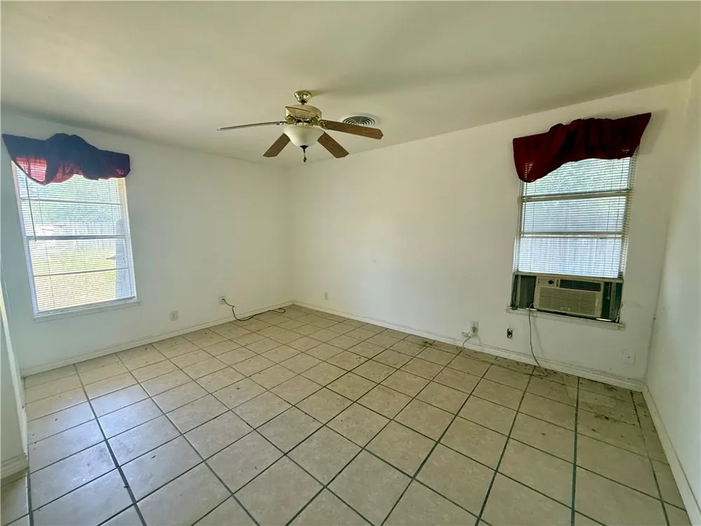1610 E Fordyce Avenue Kingsville, TX 78363