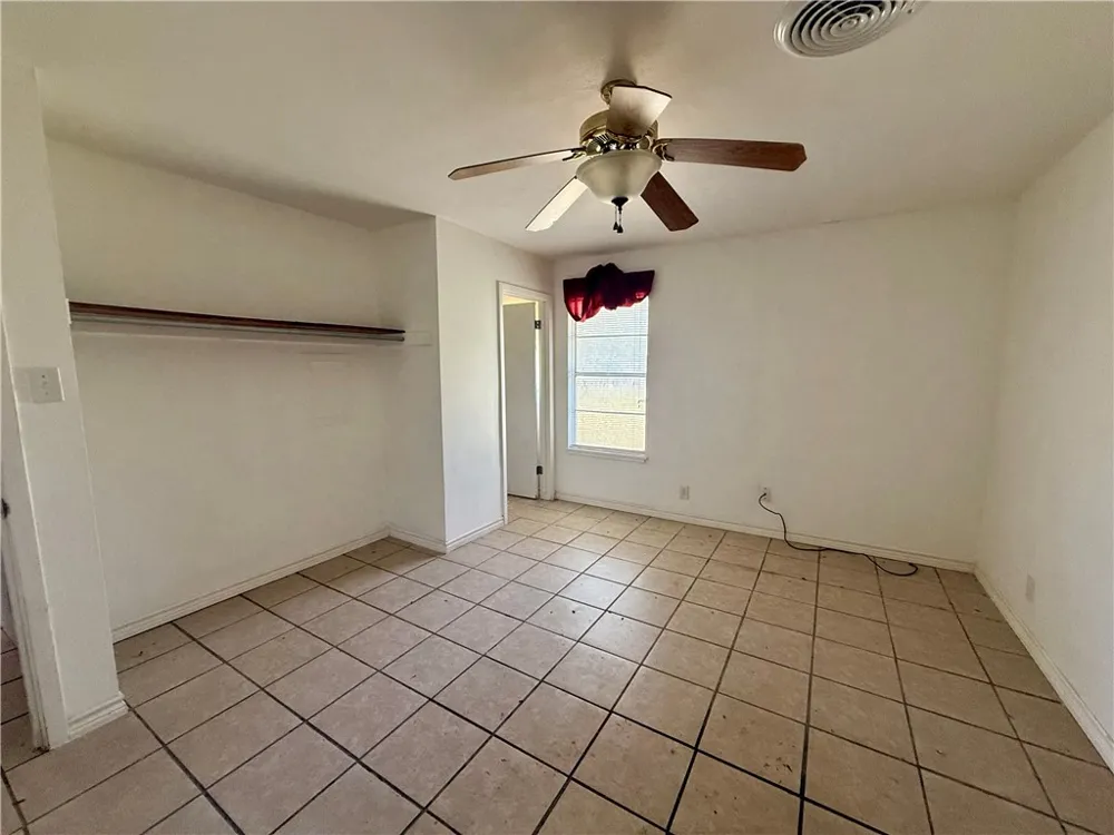 1610 E Fordyce Avenue Kingsville, TX 78363