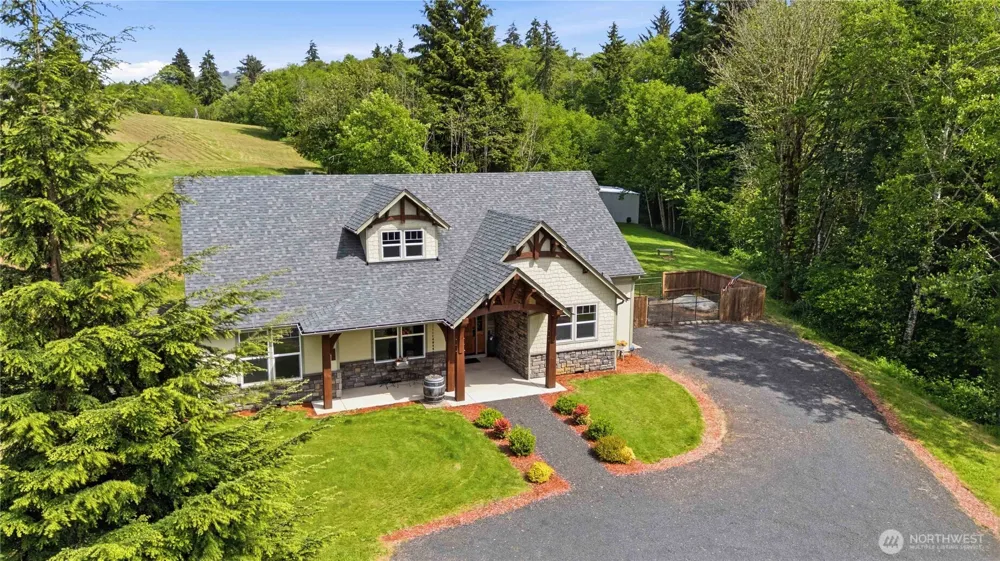 30 Forest Heights Cathlamet, WA 98612