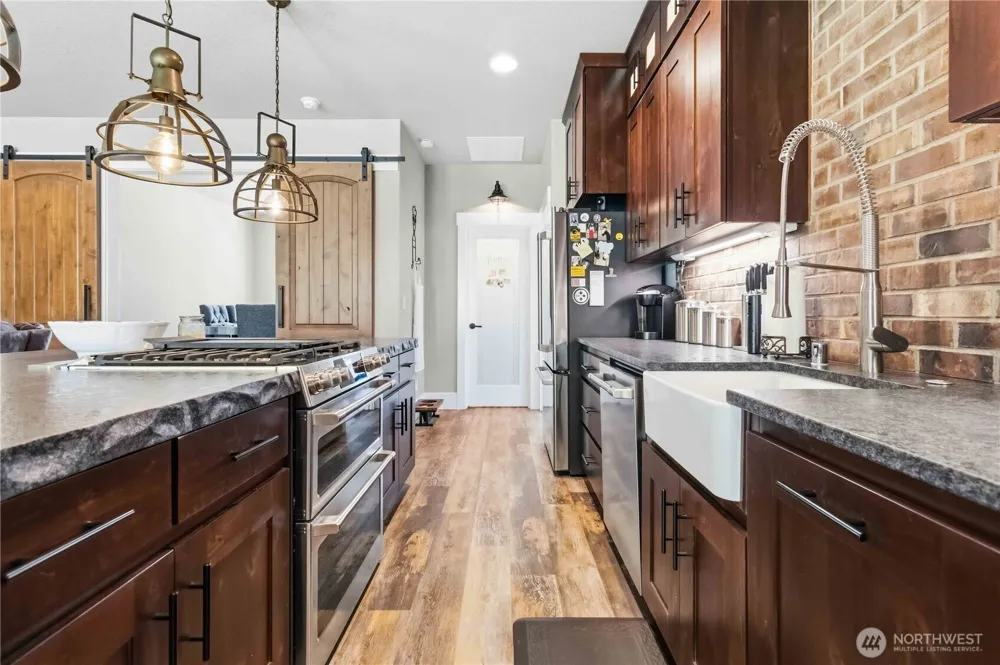 30 Forest Heights Cathlamet, WA 98612