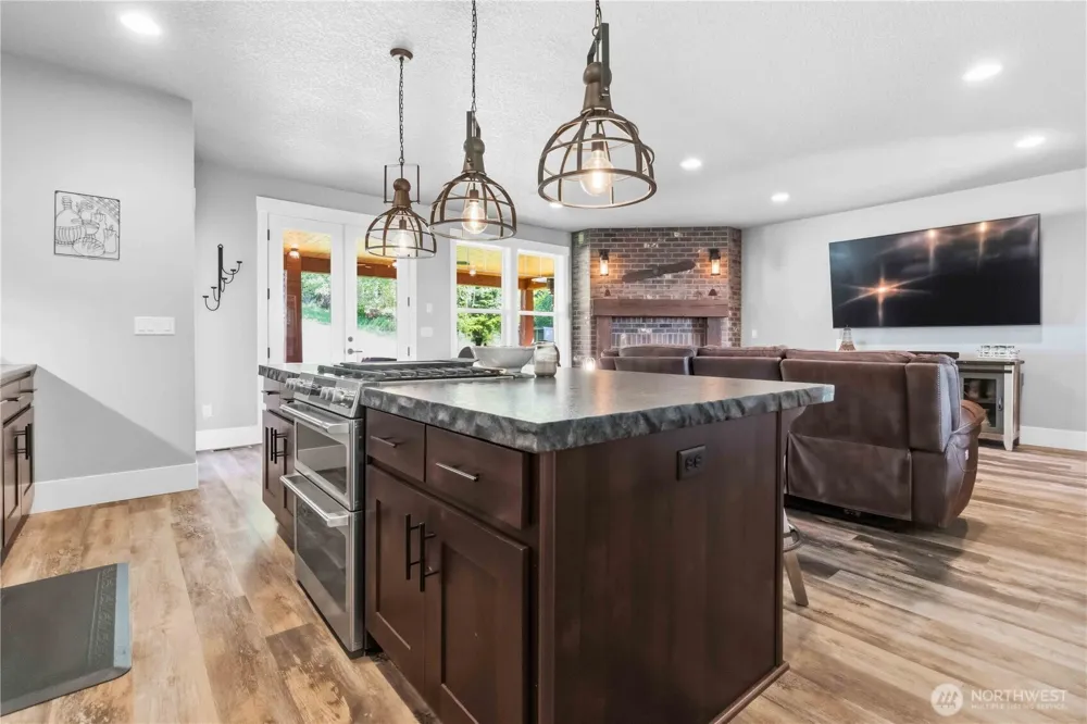 30 Forest Heights Cathlamet, WA 98612