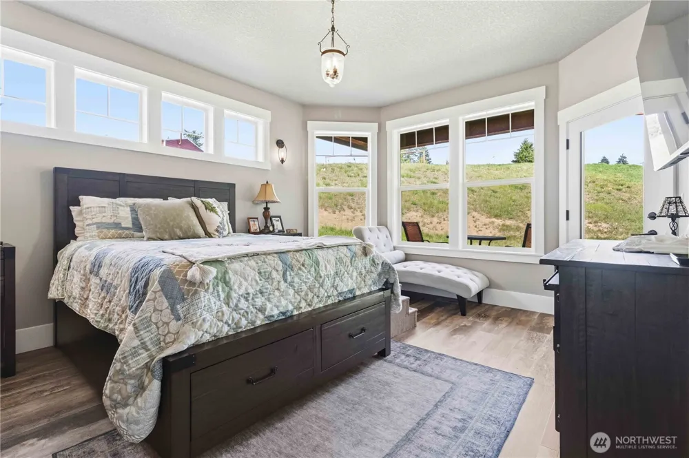 30 Forest Heights Cathlamet, WA 98612