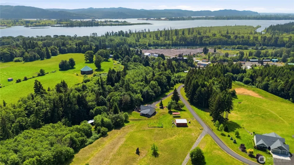 30 Forest Heights Cathlamet, WA 98612