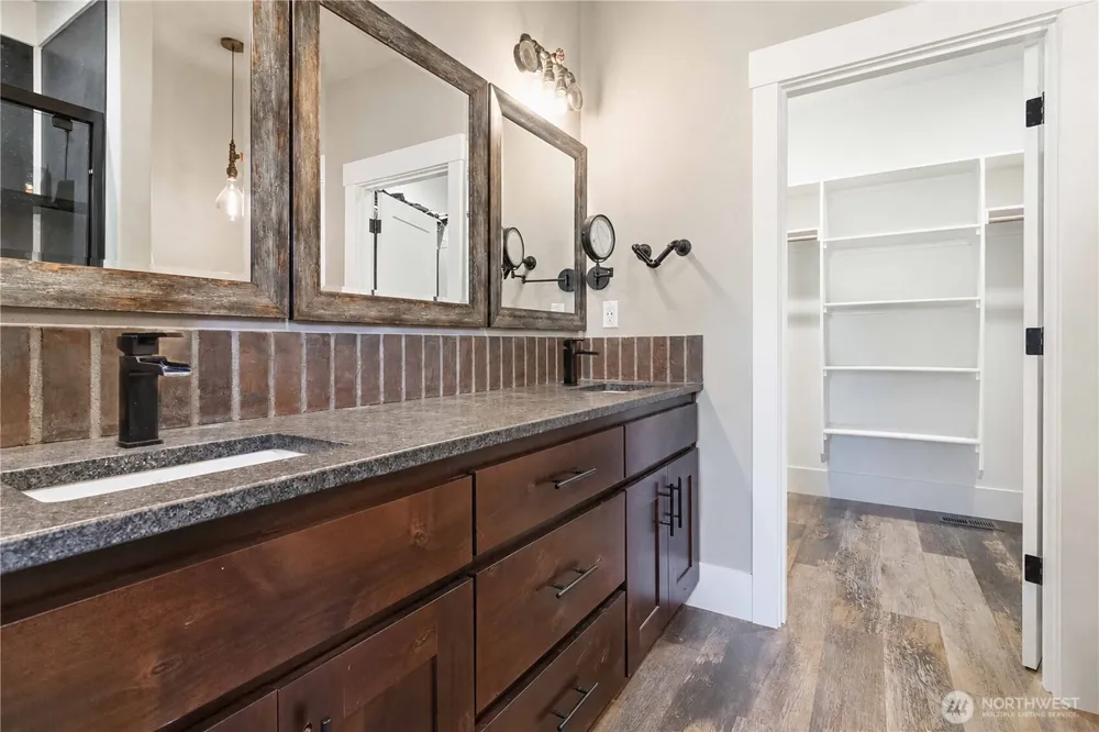 30 Forest Heights Cathlamet, WA 98612