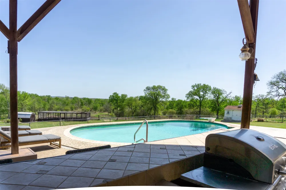 4530 Fm 86 Luling, TX 78648