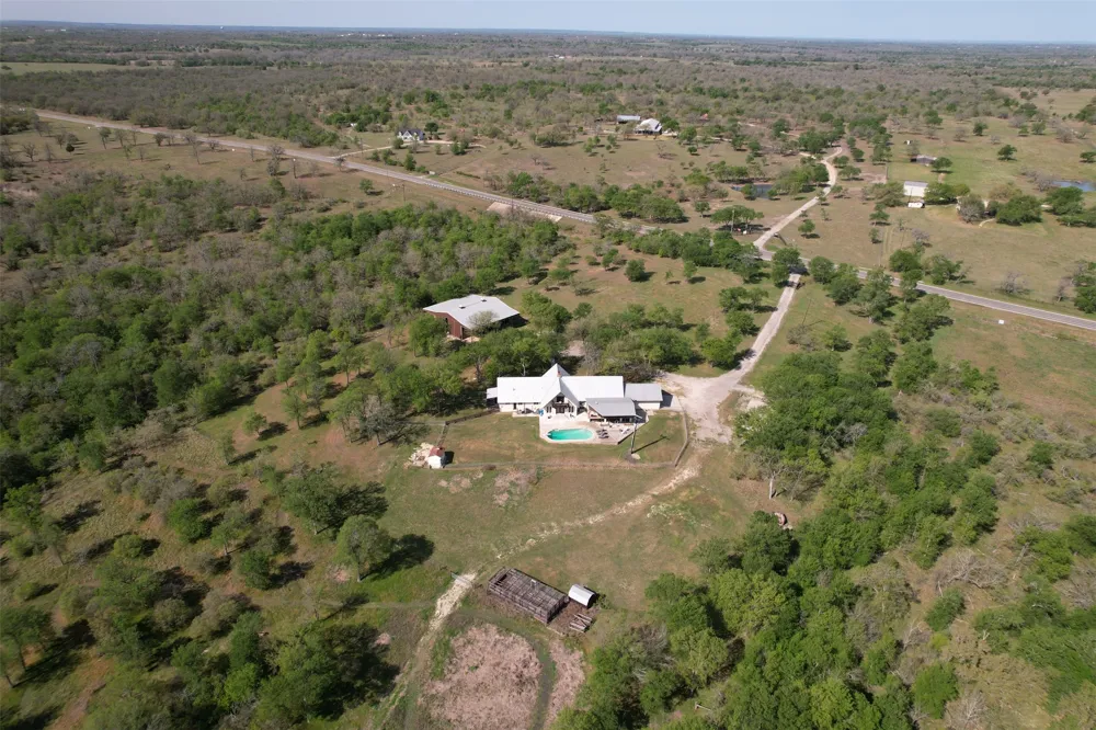 4530 Fm 86 Luling, TX 78648