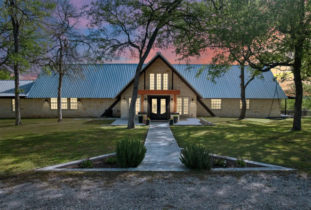 4530 Fm 86 Luling, TX 78648