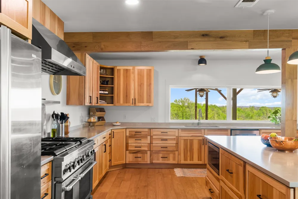 4530 Fm 86 Luling, TX 78648