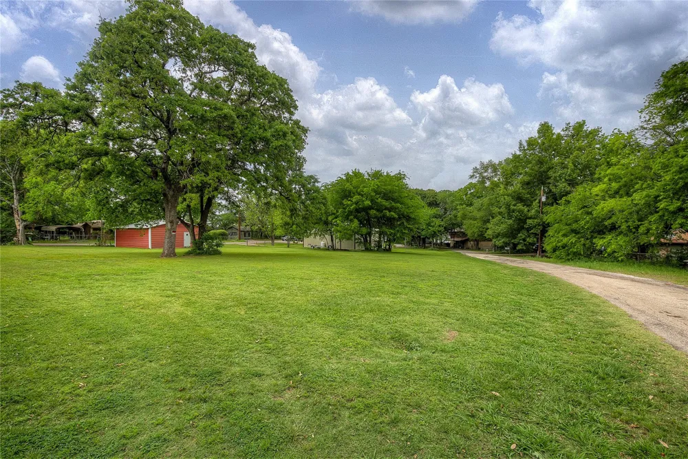 10065 Comanche Quinlan, TX 75474
