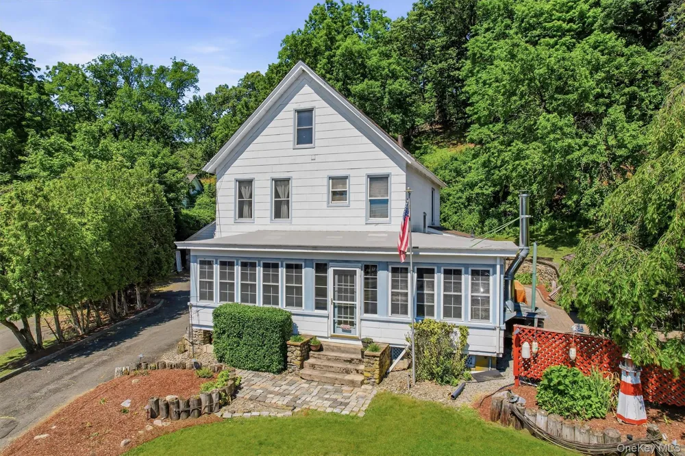 27 Free Hill Road Tomkins Cove, NY 10986