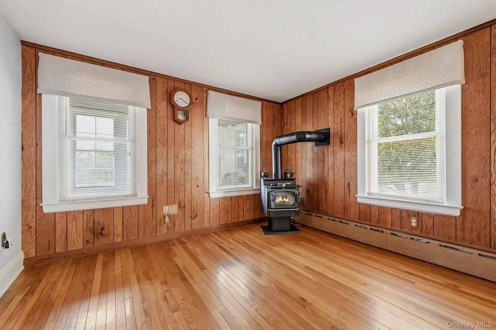 27 Free Hill Road Tomkins Cove, NY 10986
