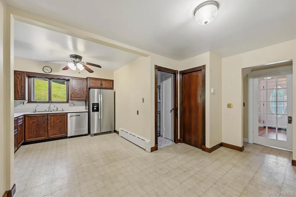 27 Free Hill Road Tomkins Cove, NY 10986