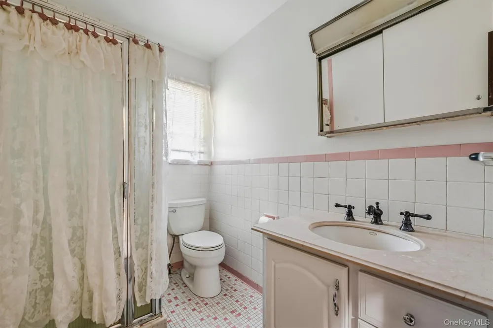 27 Free Hill Road Tomkins Cove, NY 10986
