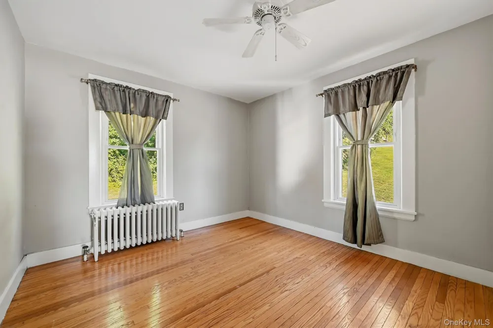 27 Free Hill Road Tomkins Cove, NY 10986
