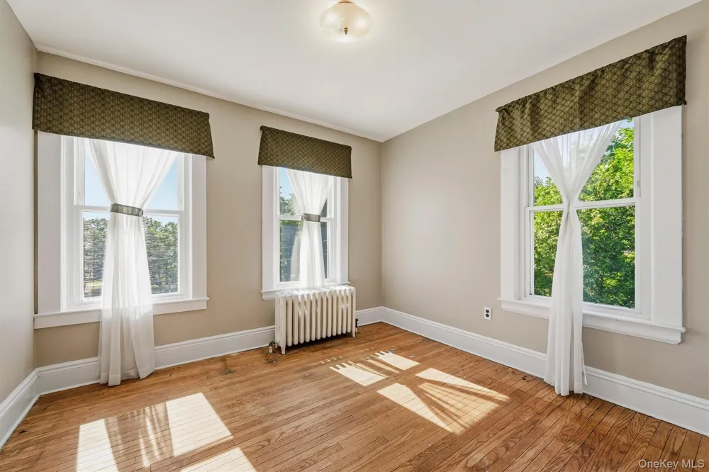 27 Free Hill Road Tomkins Cove, NY 10986