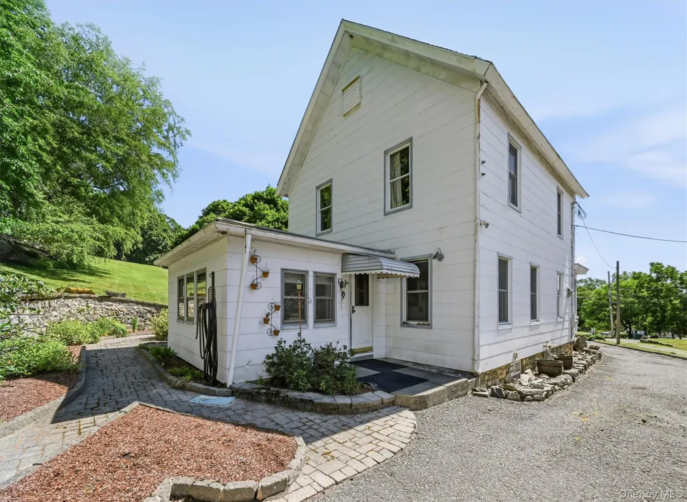 27 Free Hill Road Tomkins Cove, NY 10986