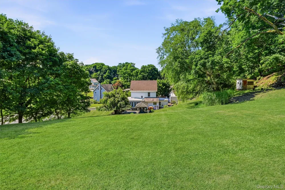 27 Free Hill Road Tomkins Cove, NY 10986
