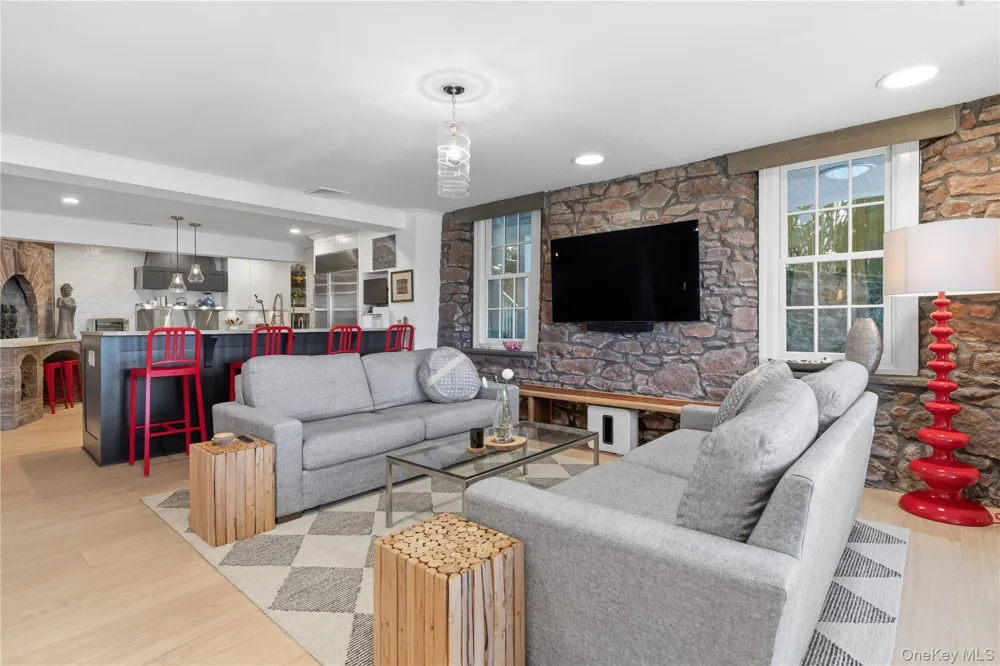 91 River Road Nyack, NY 10960