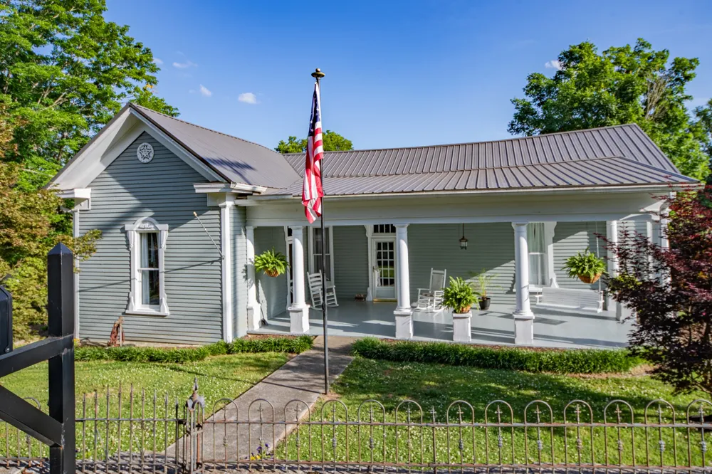 1586 Main St Lynnville, TN 38472