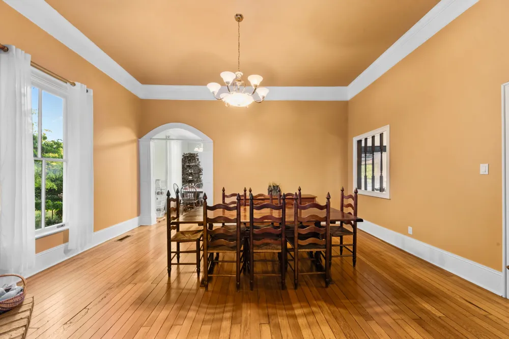 1586 Main St Lynnville, TN 38472