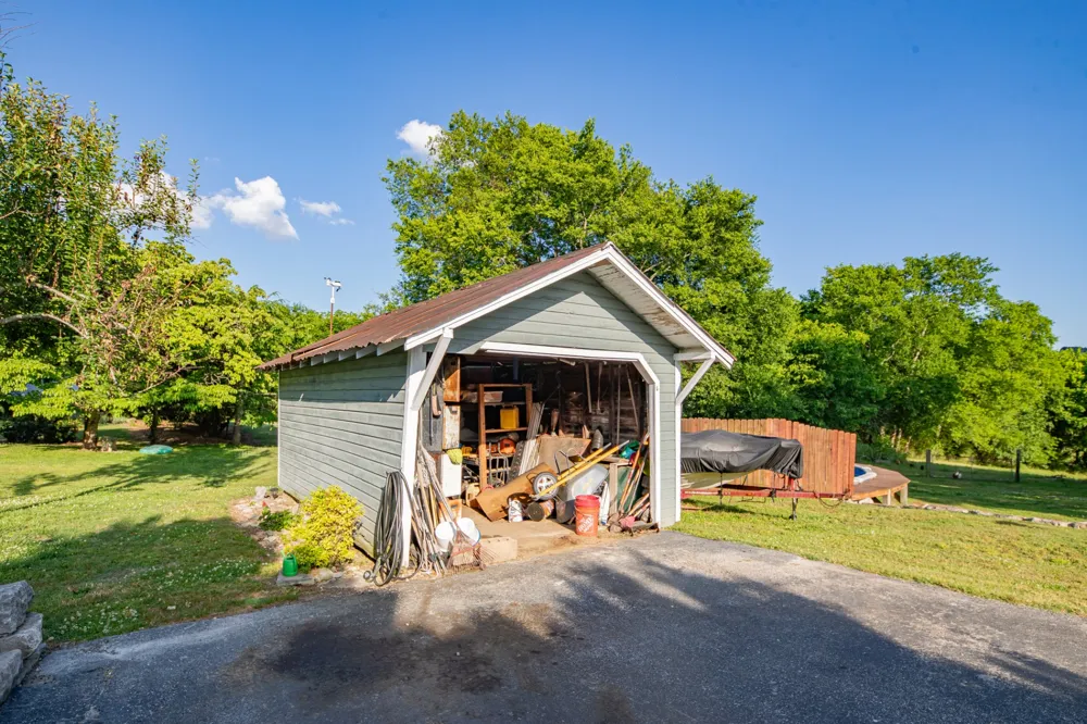 1586 Main St Lynnville, TN 38472