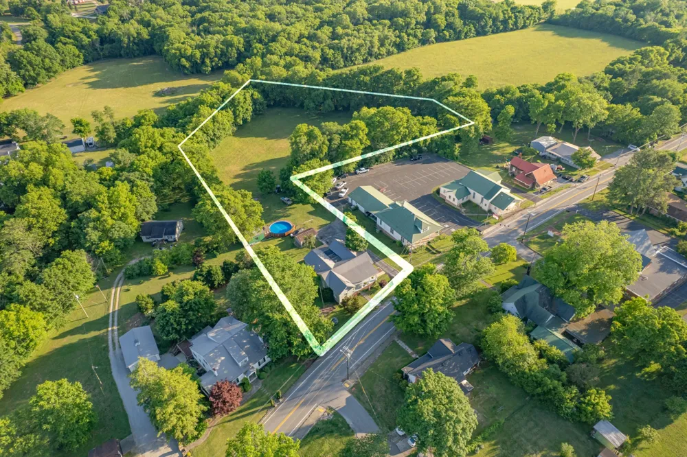 1586 Main St Lynnville, TN 38472