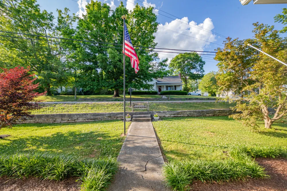 1586 Main St Lynnville, TN 38472
