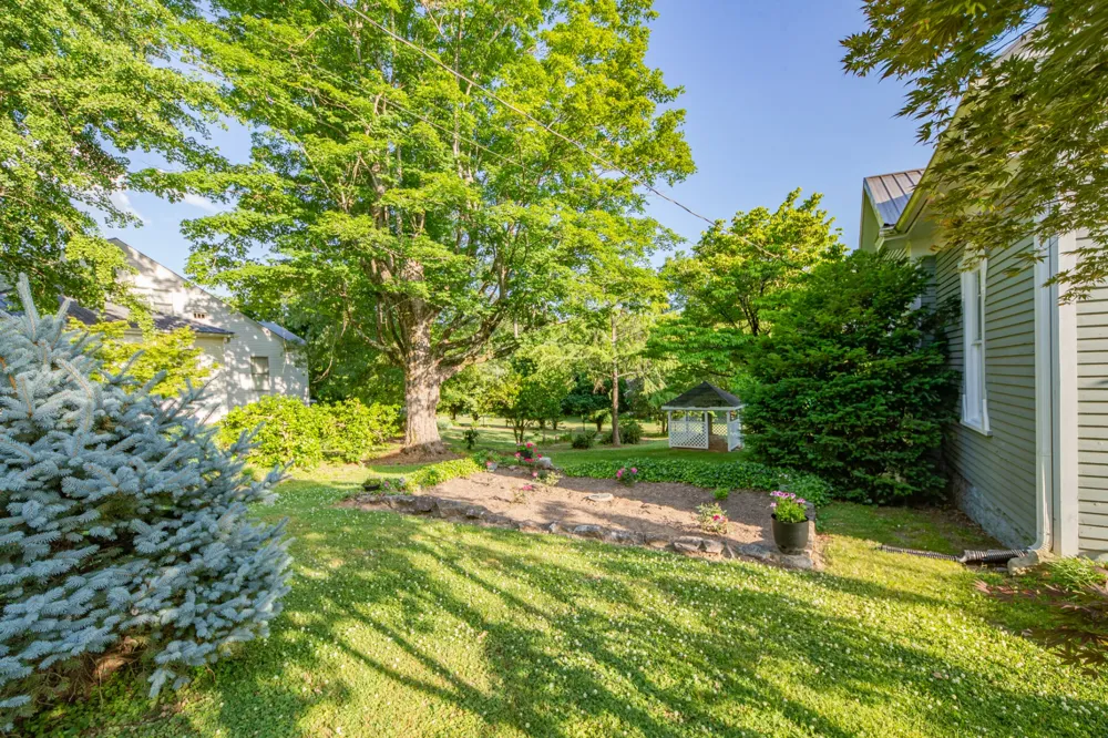 1586 Main St Lynnville, TN 38472