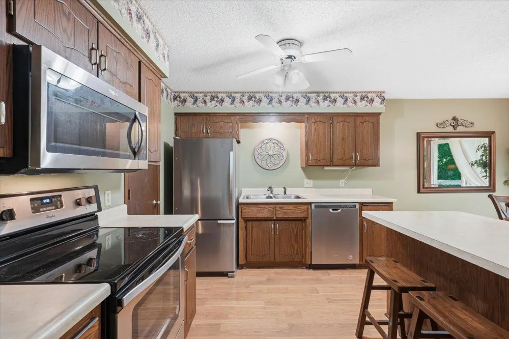 4342 Buckingham Court #1605 Vadnais Heights, MN 55127