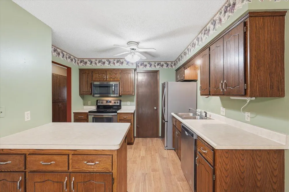 4342 Buckingham Court #1605 Vadnais Heights, MN 55127
