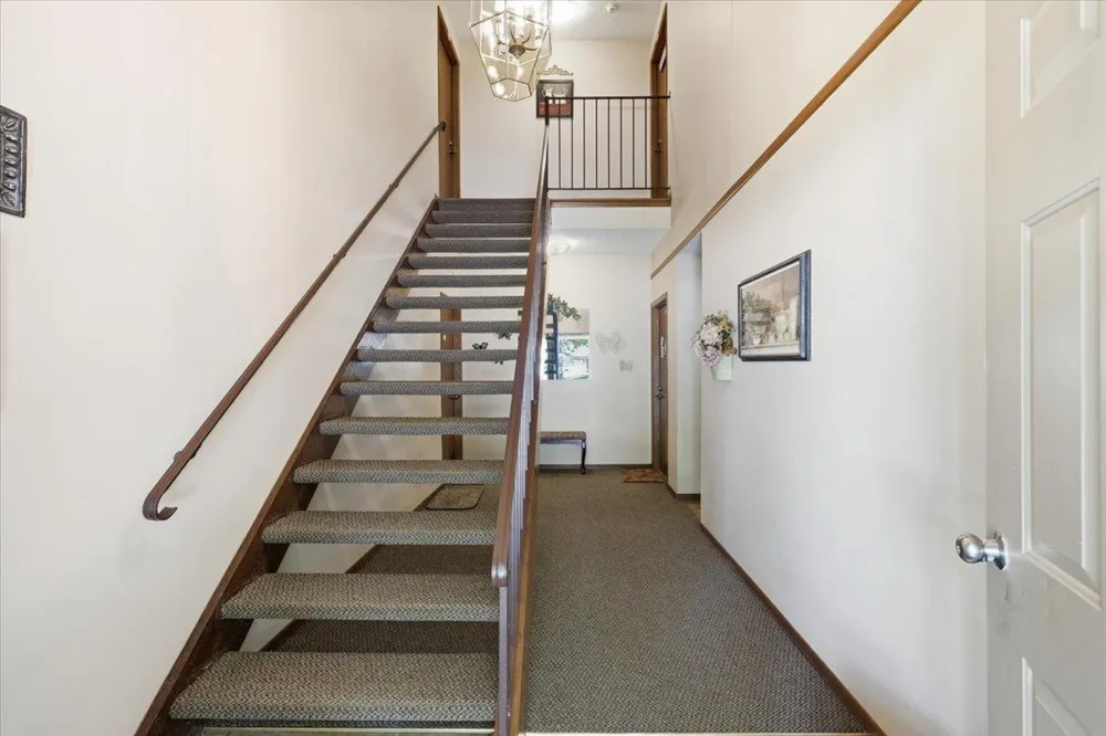 4342 Buckingham Court #1605 Vadnais Heights, MN 55127