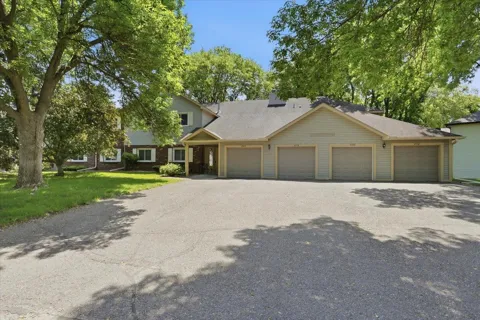 4342 Buckingham Court #1605