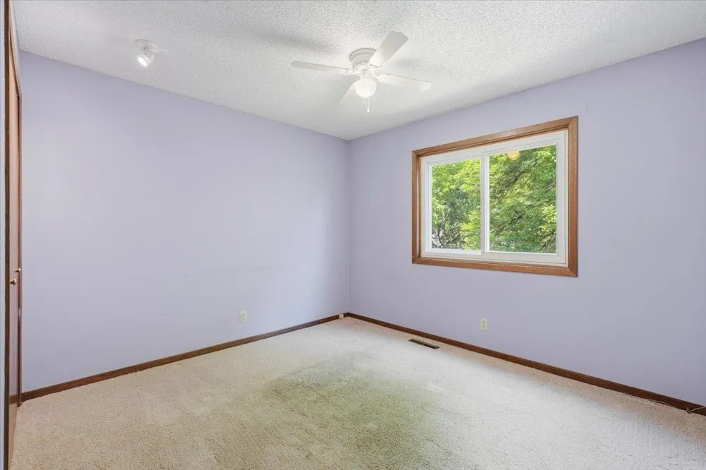 4342 Buckingham Court #1605 Vadnais Heights, MN 55127