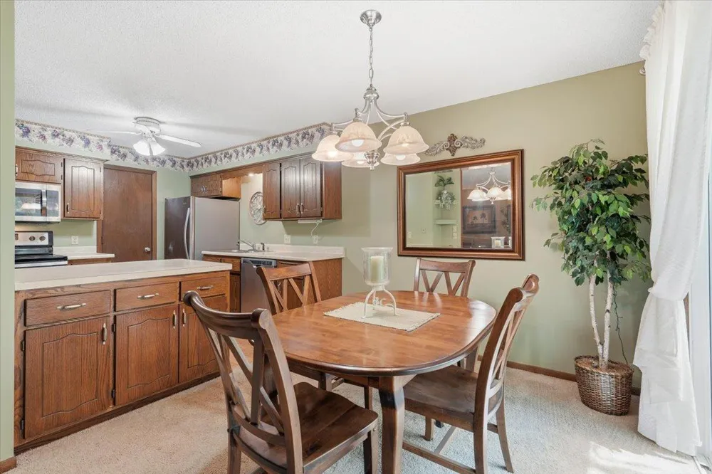 4342 Buckingham Court #1605 Vadnais Heights, MN 55127