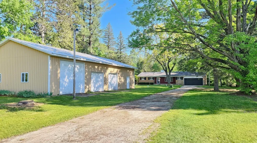 2071 E Ludington Avenue Grant Township, MI 48617