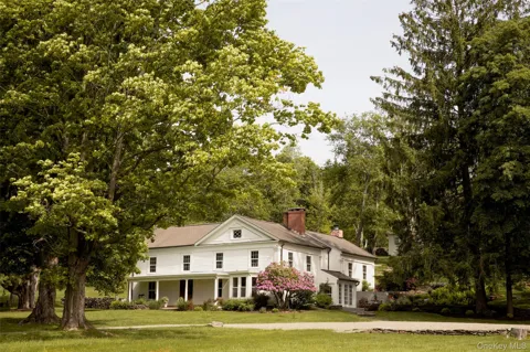 809 QUAKER HILL ROAD