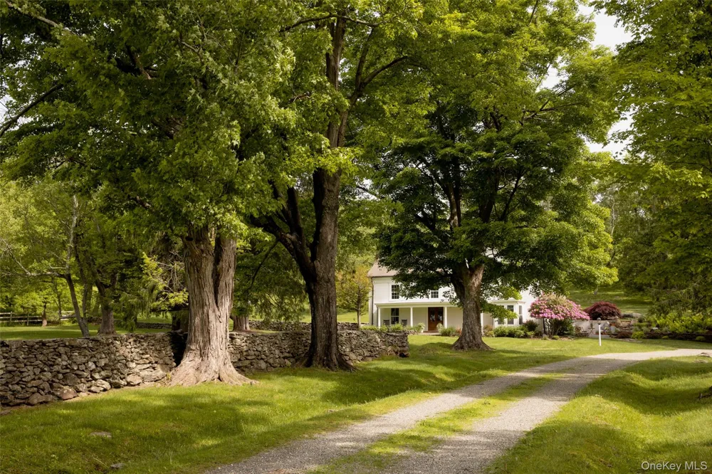 809 QUAKER HILL ROAD Pawling, NY 12564