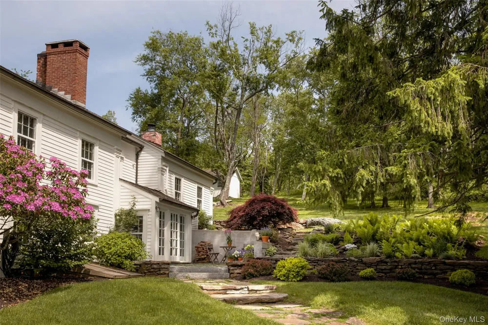 809 QUAKER HILL ROAD Pawling, NY 12564