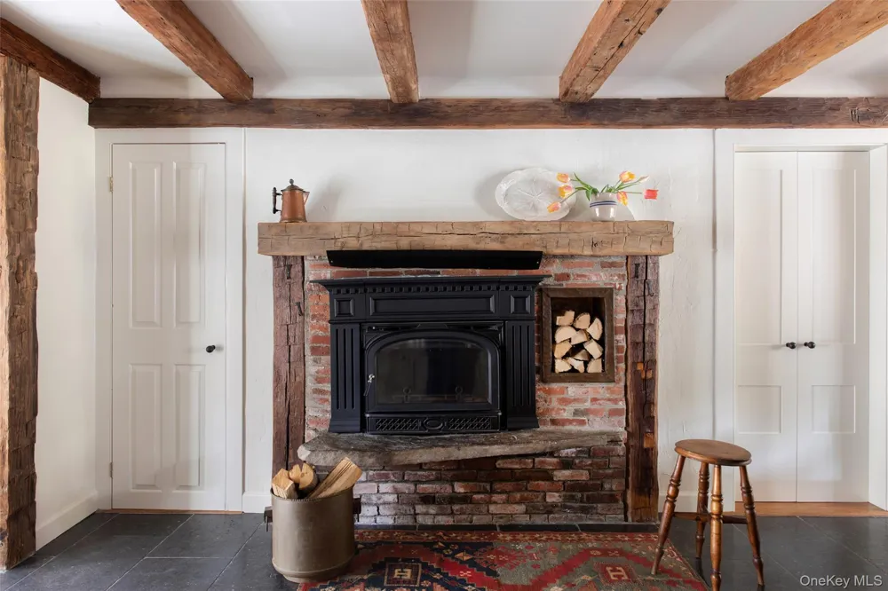 809 QUAKER HILL ROAD Pawling, NY 12564