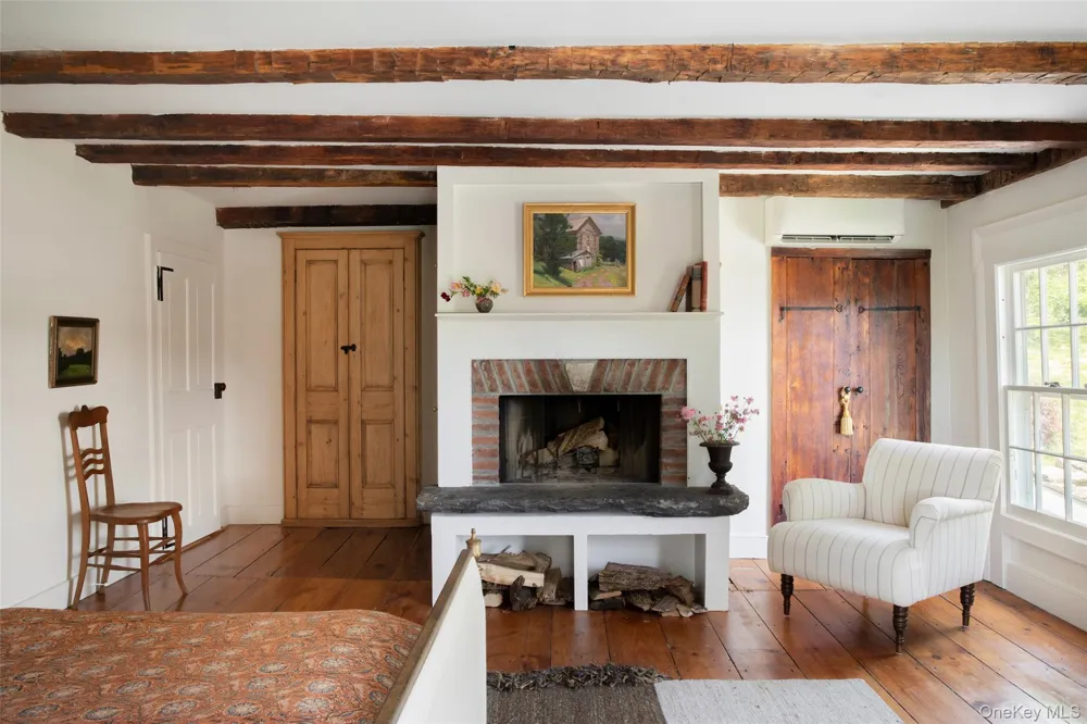 809 QUAKER HILL ROAD Pawling, NY 12564
